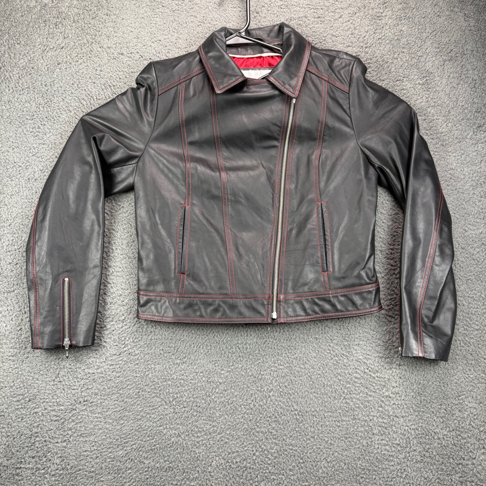 Wilsons Leather Maxima Womens Black Leather Jacket Red Contrast Stitching Large